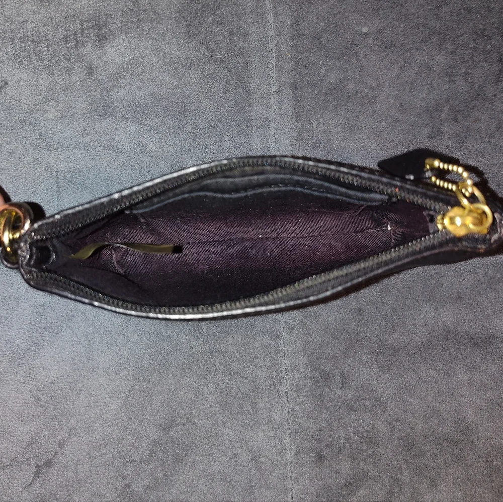 COACH BLACK SAFFIANO LEATHER TOP ZIP WRISTLET / CLUTCH WITH 3 CARD SLOTS
